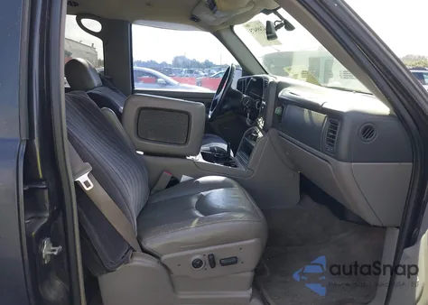 2005 GMC Yukon Xl C1500 from USA, damaged, VIN 1GKEC16Z55J134551